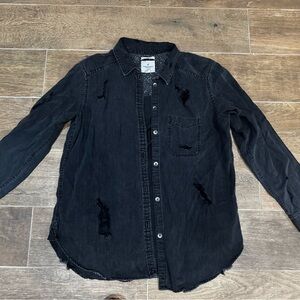 American Eagle AE Men’s Snap Button Up Oversized Fit Over shirt Distressed